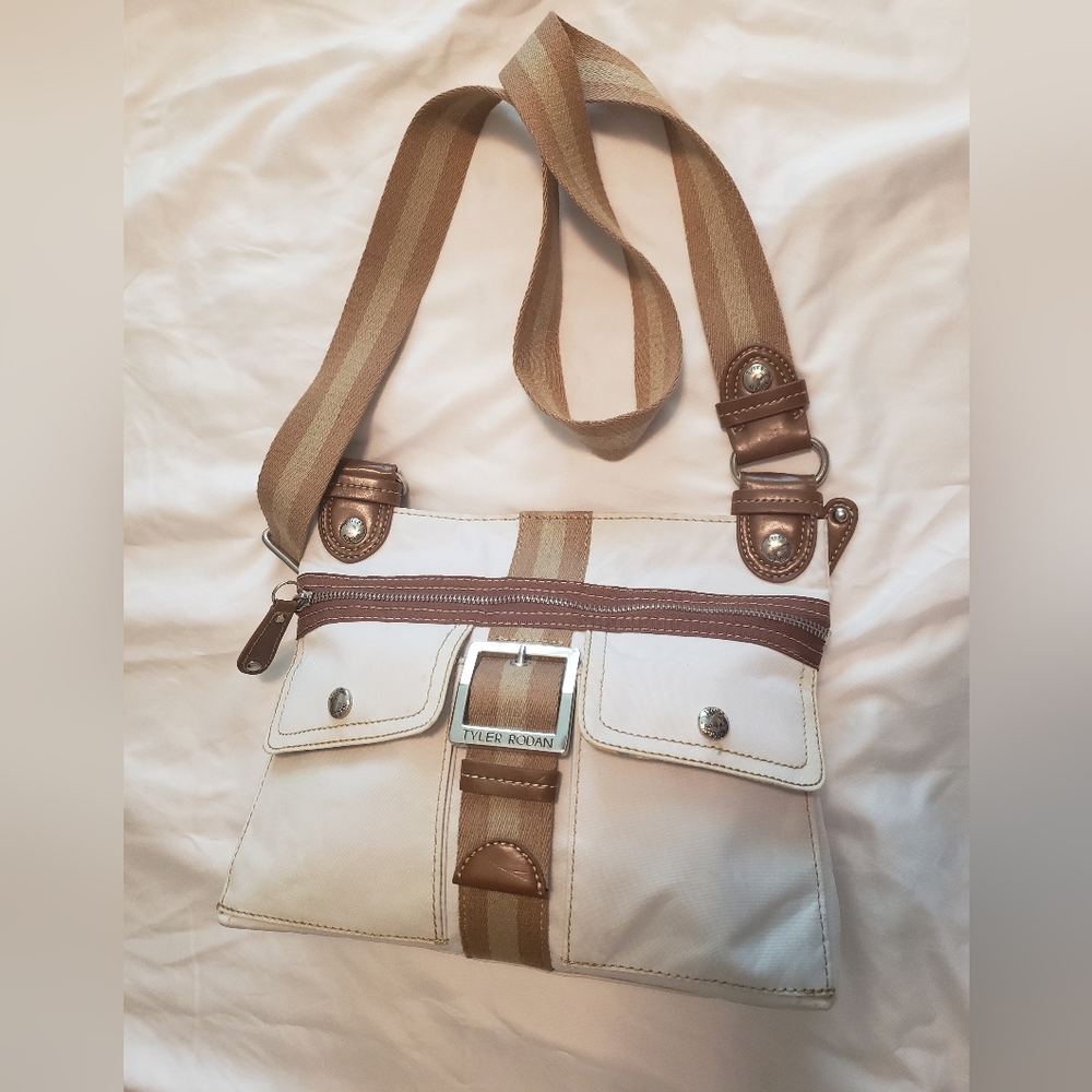 Tyler Rodan cross body purse- casual cute!